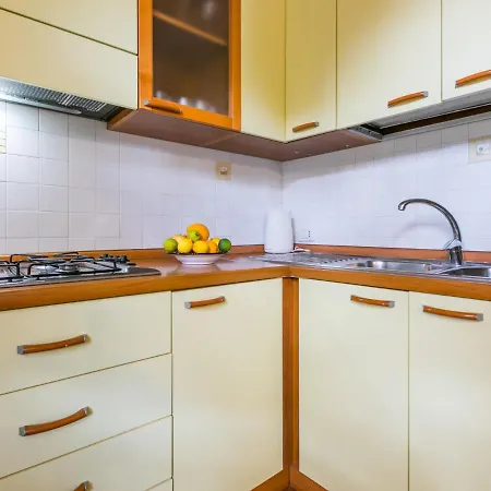 Vakantiehuis Giuggiolo - Giuggiolo 3 By Interhome